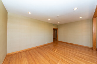 3413 N Elaine Pl in Chicago, IL - Foto de edificio - Building Photo