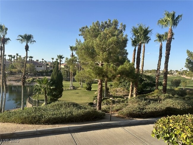 141 Cliff Valley Dr