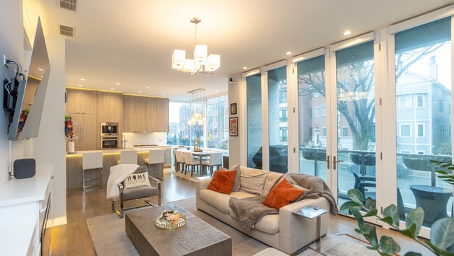 1947 W Diversey Pkwy in Chicago, IL - Building Photo - Building Photo