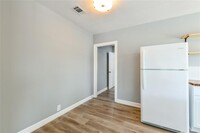 4615 Schroeder St photo'