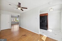 6043 N Warnock St photo'