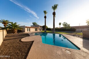 1349 E Donner Dr in Tempe, AZ - Building Photo