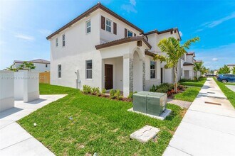 2803 SE 26th Ave in Homestead, FL - Building Photo - Building Photo