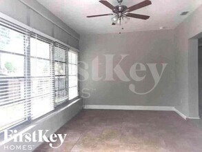 14300 Iroquois Ave in Largo, FL - Foto de edificio - Building Photo