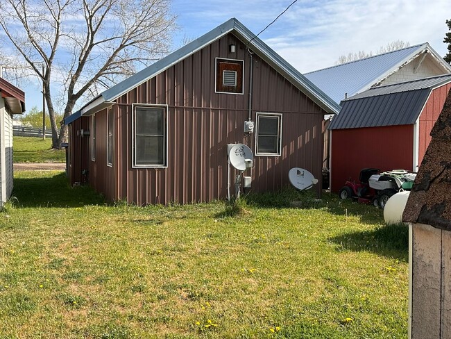 114 1st Ave S in Belt, MT - Building Photo - Building Photo