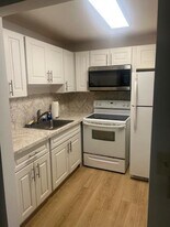 90 Mansfield Dr in Boca Raton, FL - Building Photo