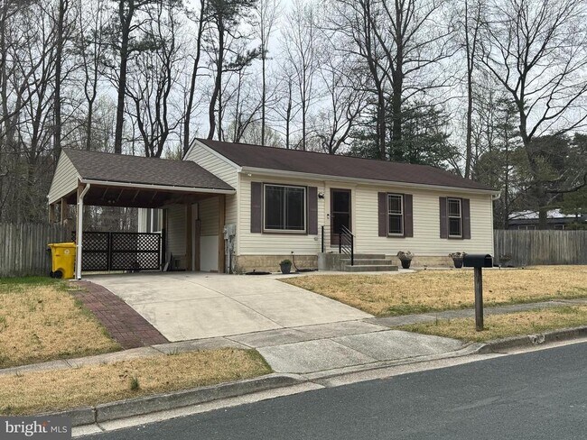 7869 Wenwell Ct in Pasadena, MD - Building Photo - Building Photo