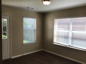 4706 Buescher Ct in Pearland, TX - Building Photo - Building Photo