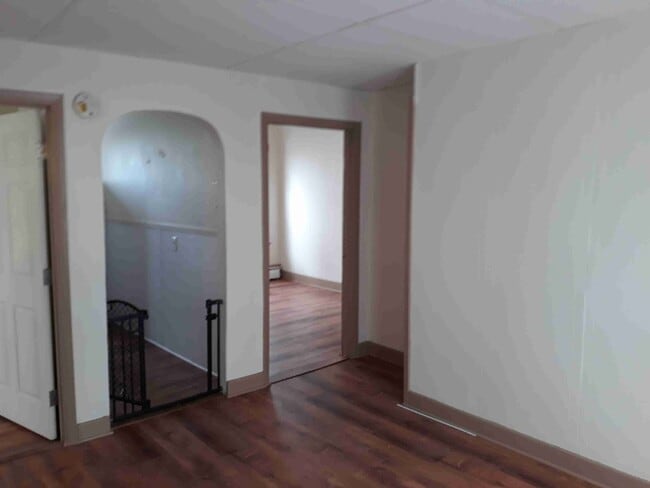 863 Plymouth Ave-Unit -1st rear in Fall River, MA - Building Photo - Building Photo