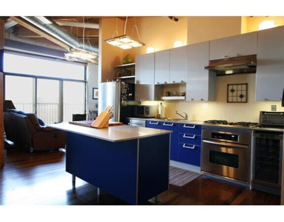 43 Charlton St in Everett, MA - Building Photo - Building Photo