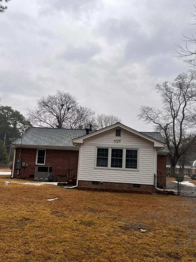 1717 Nash St NW in Wilson, NC - Building Photo - Building Photo