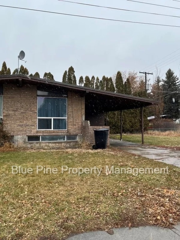 property at 225 E Fir St