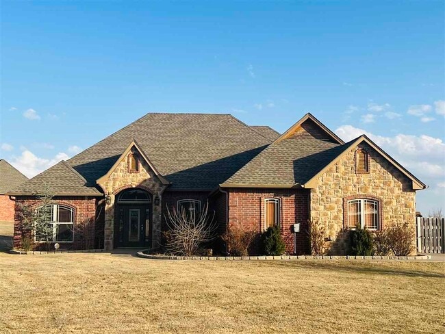 property at 1004 Waverly Way