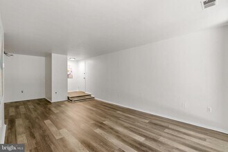 435 Christopher Ave in Montgomery Village, MD - Building Photo - Building Photo