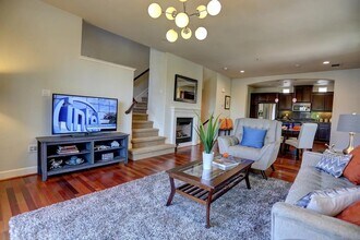 1722 Hillebrant Pl in Santa Clara, CA - Building Photo - Building Photo
