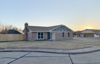 6 Shady Brook Ct in Wichita Falls, TX - Building Photo