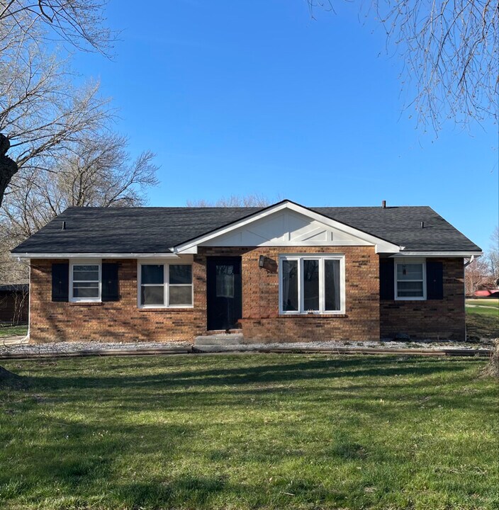 7809 Prairie Ave in Urbandale, IA - Building Photo