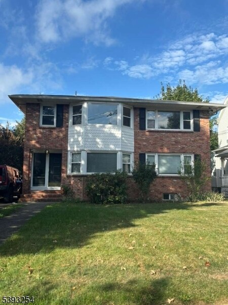 130 Arlington Ave in Hawthorne, NJ - Building Photo