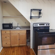 15 Meadow Ave in Chester, NY - Building Photo - Building Photo