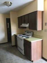 Parkway Village Apartments in Maryville, MO - Building Photo - Building Photo