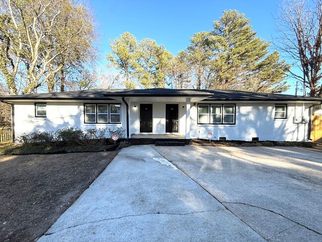 5935 Pisgah Rd SW in Mableton, GA - Building Photo - Building Photo