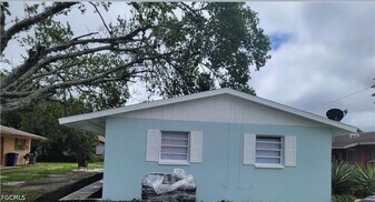 5517 Sixth Ave in Ft. Myers, FL - Building Photo
