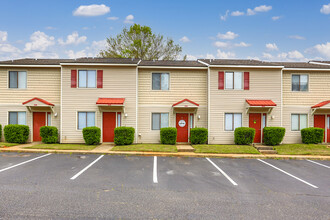 Summer Court Townhomes in Enterprise, AL - Building Photo - Building Photo