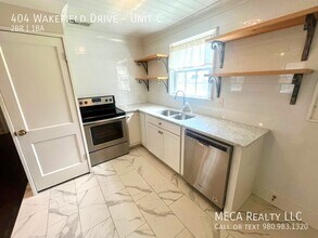 404 Wakefield Dr in Charlotte, NC - Building Photo - Building Photo