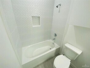 1721 W Smt Dr-Unit -1 in Pharr, TX - Building Photo - Building Photo