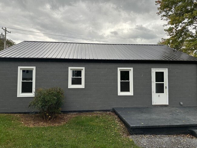 220 Lake St in Greeneville, TN - Building Photo - Building Photo