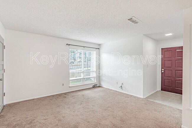 7185 S Gaylord St in Centennial, CO - Building Photo - Building Photo