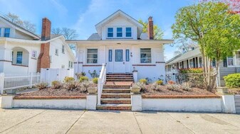 32 W Johnson Ave in Somers Point, NJ - Building Photo