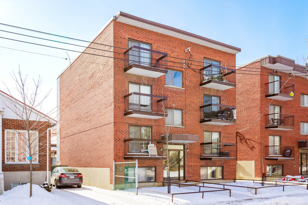 76 Du Moulin Av in Lachine, QC - Building Photo