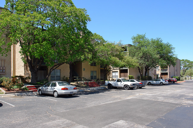 Towne Center in San Antonio, TX - Building Photo - Building Photo