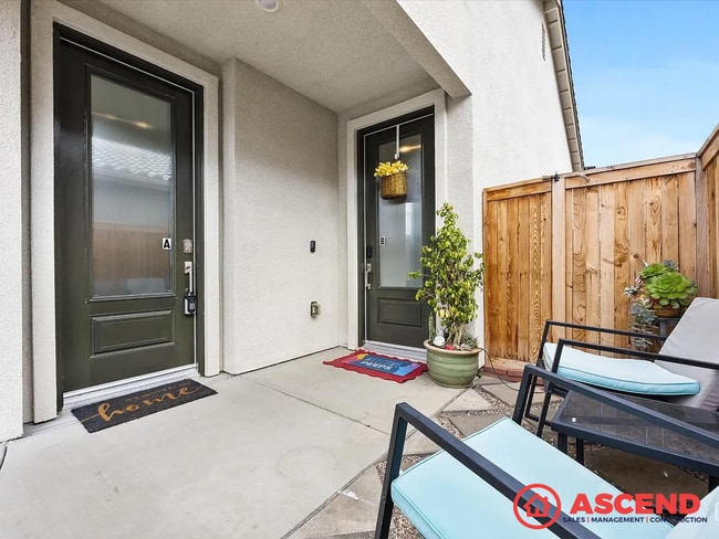 3300 Whispering Brk Ln in Shafter, CA - Building Photo - Building Photo