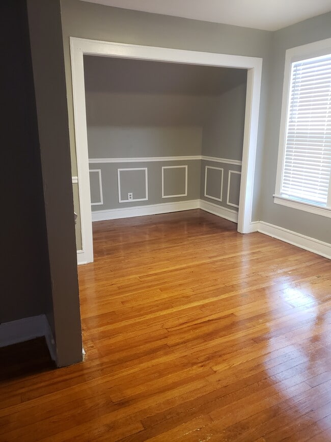 938 N Parkside Ave, Unit Parkside/Augusta 2nd fl