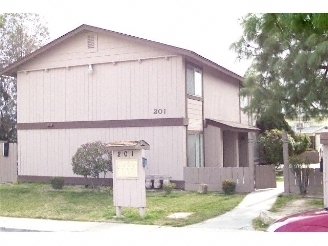 201 W Ash St in Taft, CA - Building Photo