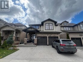 246 Gravel Ridge Trail in Kitchener, ON - Building Photo