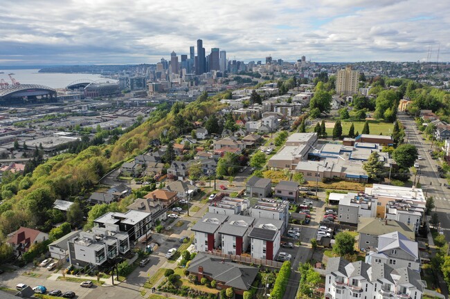 Homebody Apartments in Seattle, WA - Building Photo - Building Photo