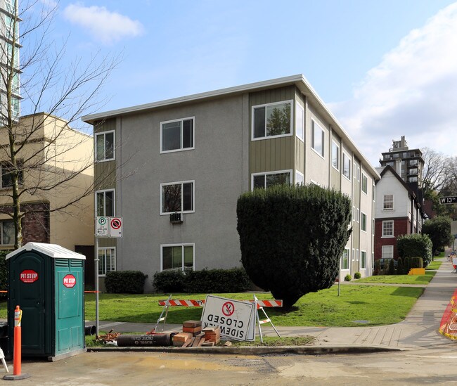 2920 Hemlock St in Vancouver, BC - Building Photo - Primary Photo