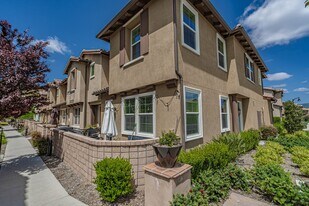 28639 Jardineras Dr in Santa Clarita, CA - Building Photo