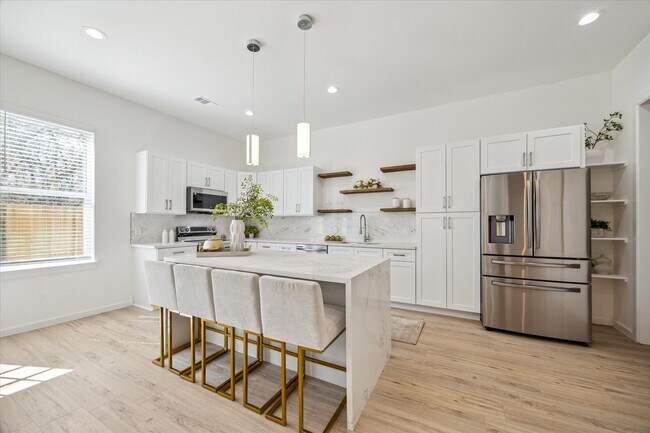 925 Bianco Ln in Houston, TX - Building Photo - Building Photo
