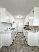 7635 Wyandotte St in Kansas City, MO - Building Photo - Building Photo