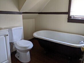 878 Prospect Ave, Unit Front Lower in Buffalo, NY - Building Photo - Building Photo