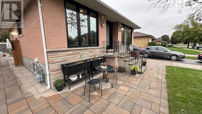 12 Brampton Rd in Toronto, ON - Building Photo - Building Photo