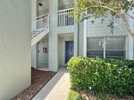 5440 S MacDill Ave in Tampa, FL - Building Photo