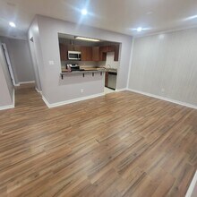 803 Garden Cir in Streamwood, IL - Building Photo - Building Photo