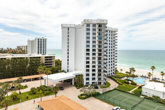 Islands West in Longboat Key, FL - Foto de edificio - Building Photo