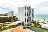 Islands West in Longboat Key, FL - Building Photo - Building Photo