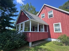 36 Webb Field Rd in Brunswick, ME - Building Photo - Building Photo